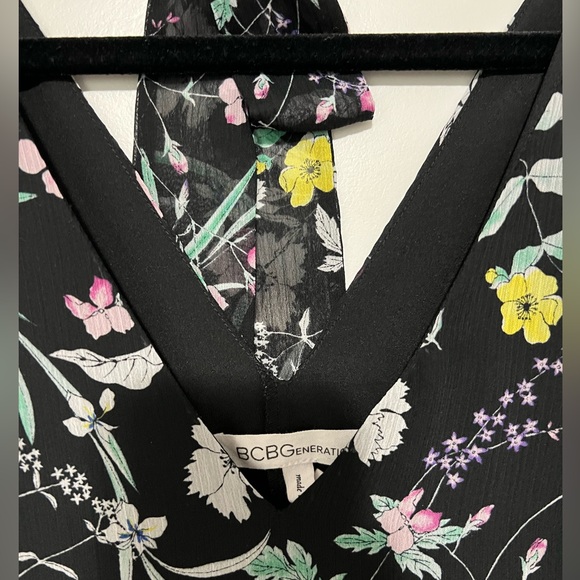 BCBGeneration Medium Floral Print Bow Back Mini Dress - Picture 8 of 8